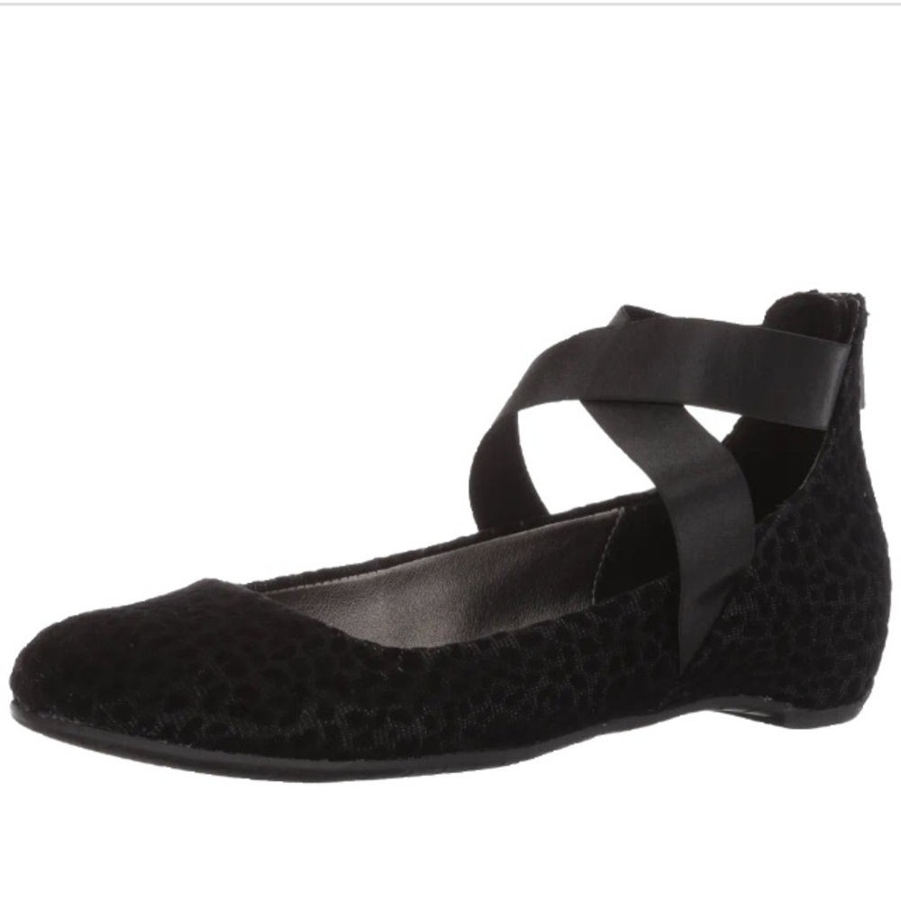 Kenneth Cole Reaction Bella Dream Elegant Black Women's Ballet Flats size 7